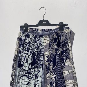 BLUE AND WHITE FANTAISIE TROPICALIA SKIRT